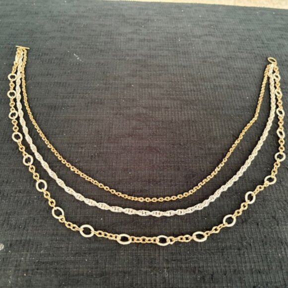NEW FASHION GOLD & SILVER TRIPLE CHAIN 28" NECKLACE. EASY CLOSURE. - Picture 1 of 4